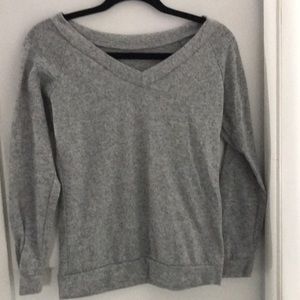 long sleeve gray shirt